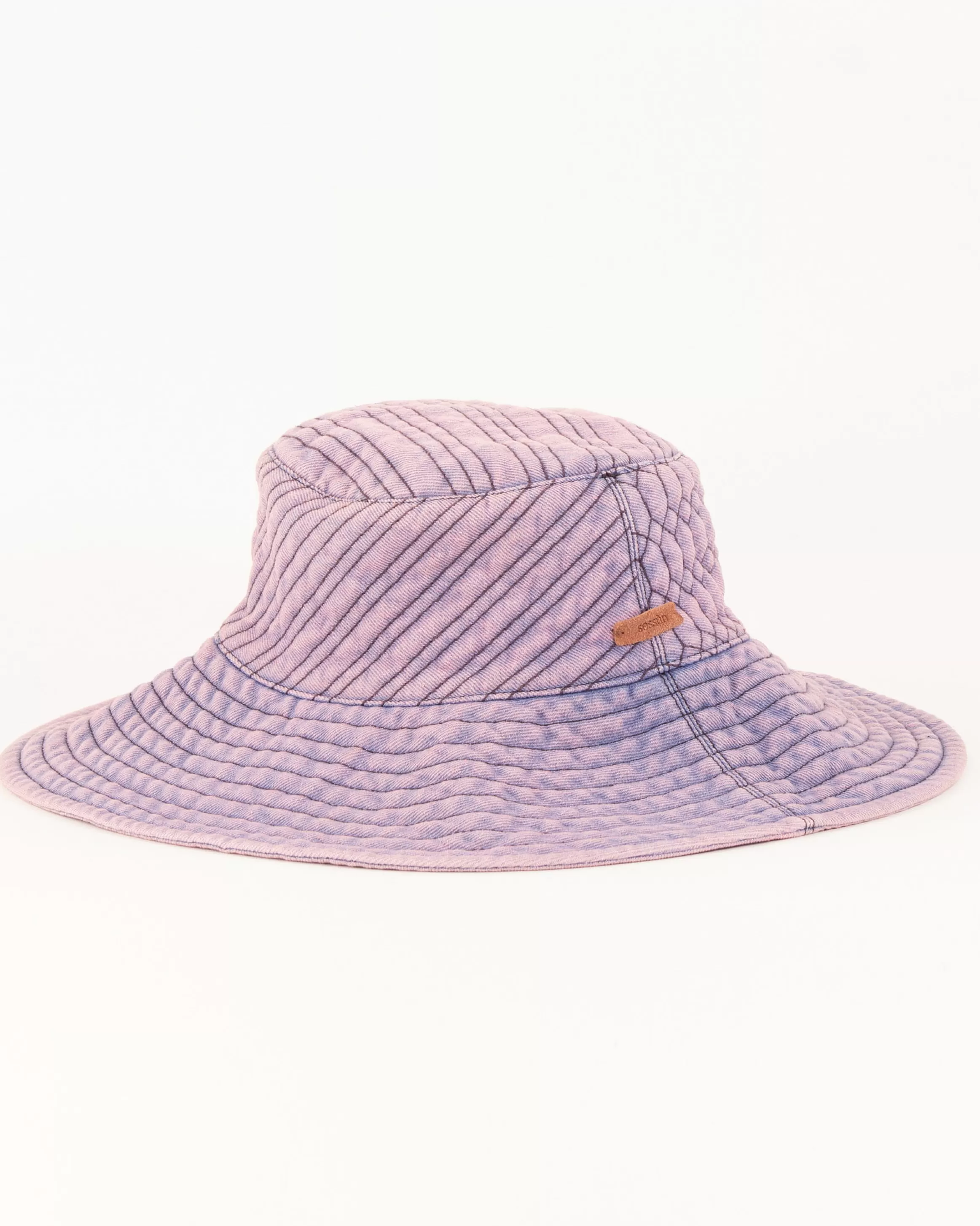 Sessùn Kahana hat