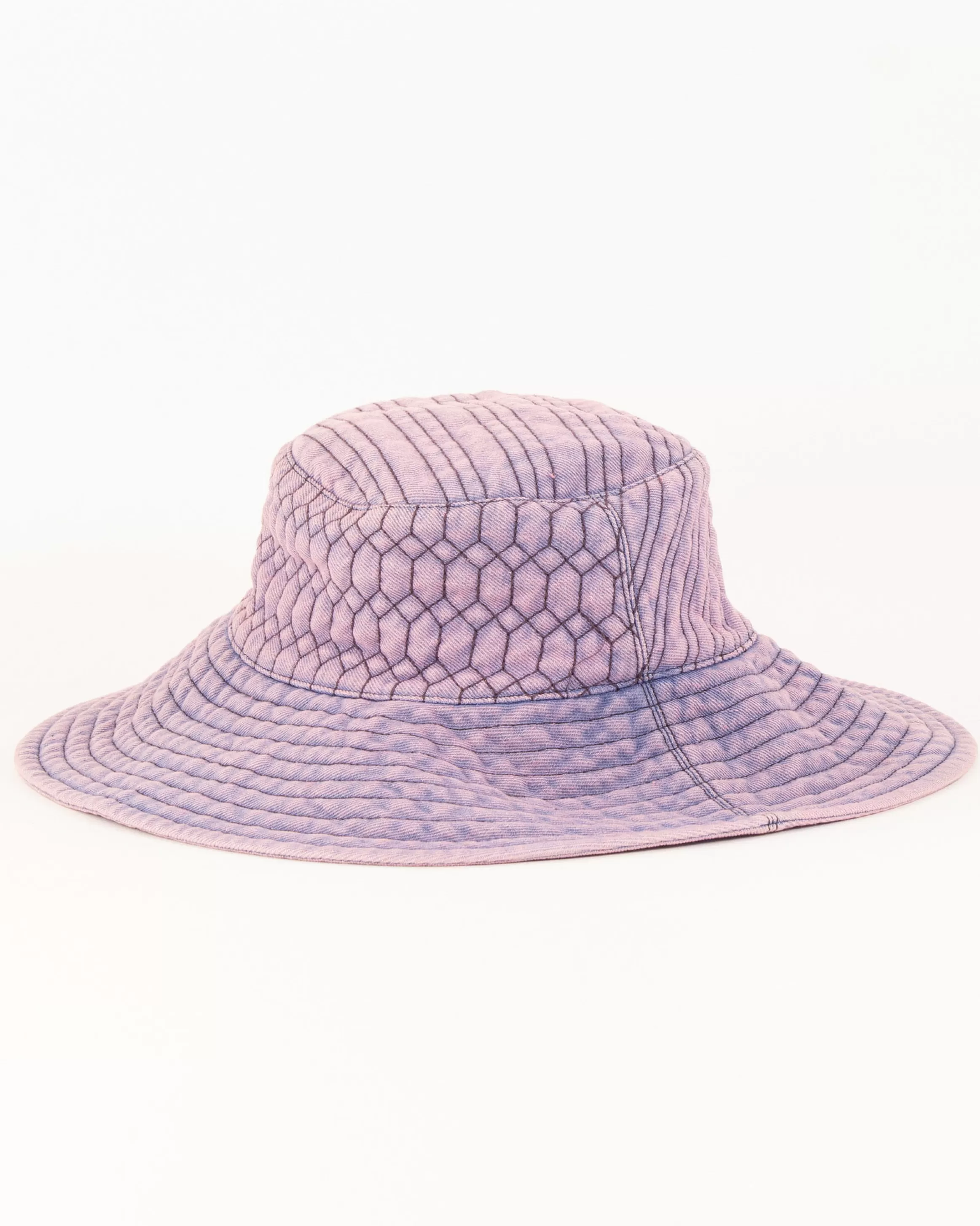 Sessùn Kahana hat